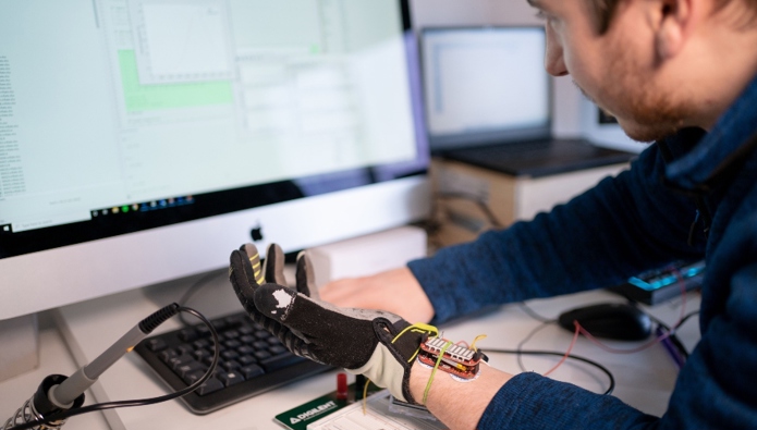 AI glove set to improve hand grip for millions with muscle weakness